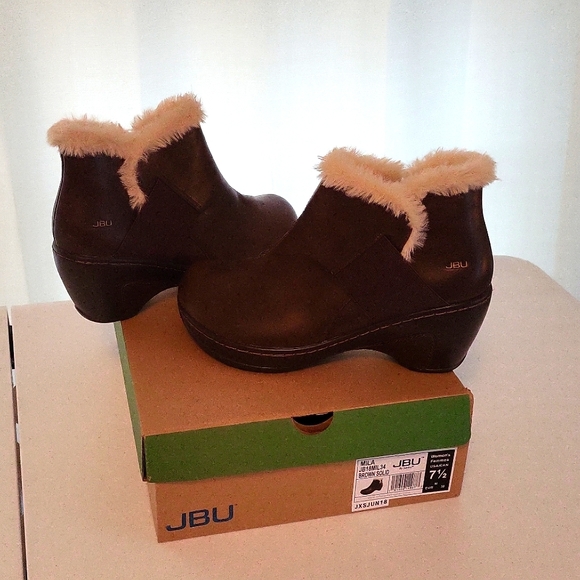 JBU Shoes - JBU by Jambu Size 7.5 Mila Booties